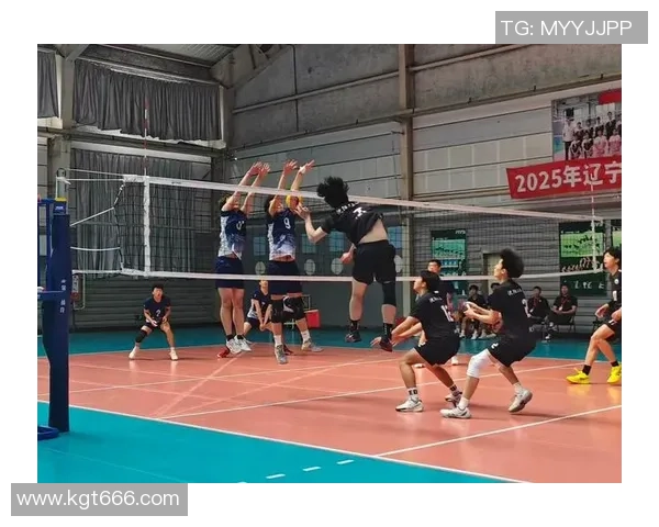 重庆排球队战术揭秘:排球巨献背后的团队智慧与默契配合